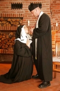Nun 4